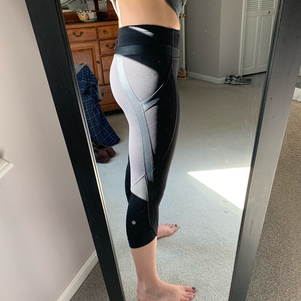 Special edition Lululemon cropped leggings